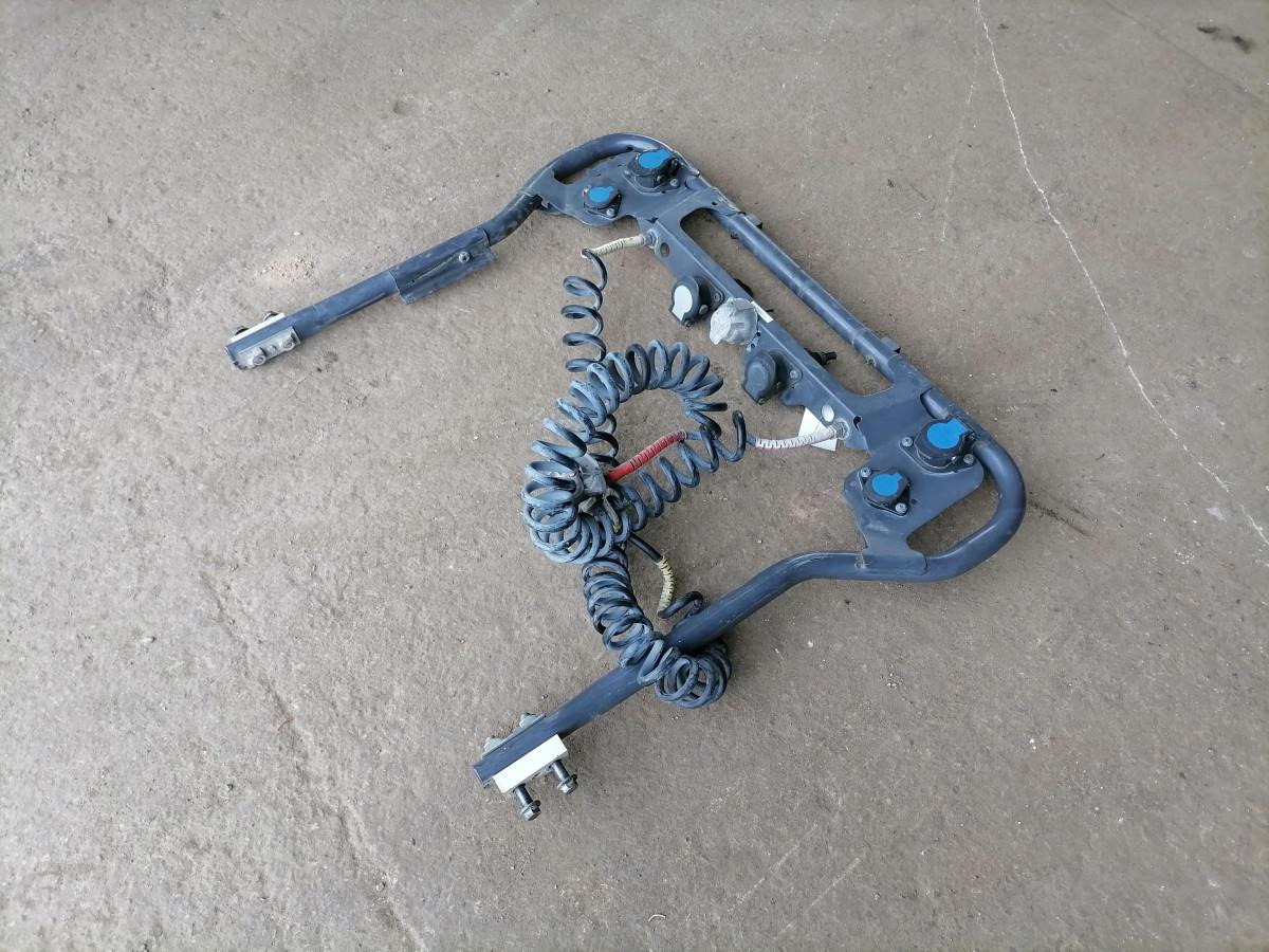 Scania Kabiini tagune haagise pistikute kinnitusraam 2247908 - Рама/ Шасси для Грузовиков: фото 2 Scania Kabiini tagune haagise pistikute kinnitusraam 2247908 - Рама/ Шасси для Грузовиков: фото 2