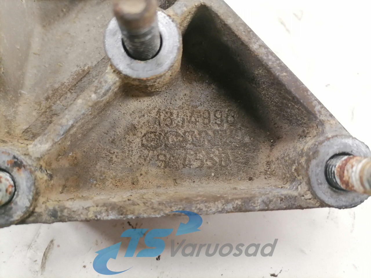 Scania Käiguvahetushoova kinnitus 1354990 - Коробка передач и запчасти для Грузовиков: фото 2 Scania Käiguvahetushoova kinnitus 1354990 - Коробка передач и запчасти для Грузовиков: фото 2