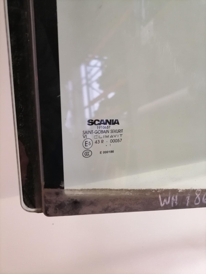 Scania Küljeklaas, parem 1910637 - Стекло и запчасти для Грузовиков: фото 3 Scania Küljeklaas, parem 1910637 - Стекло и запчасти для Грузовиков: фото 3