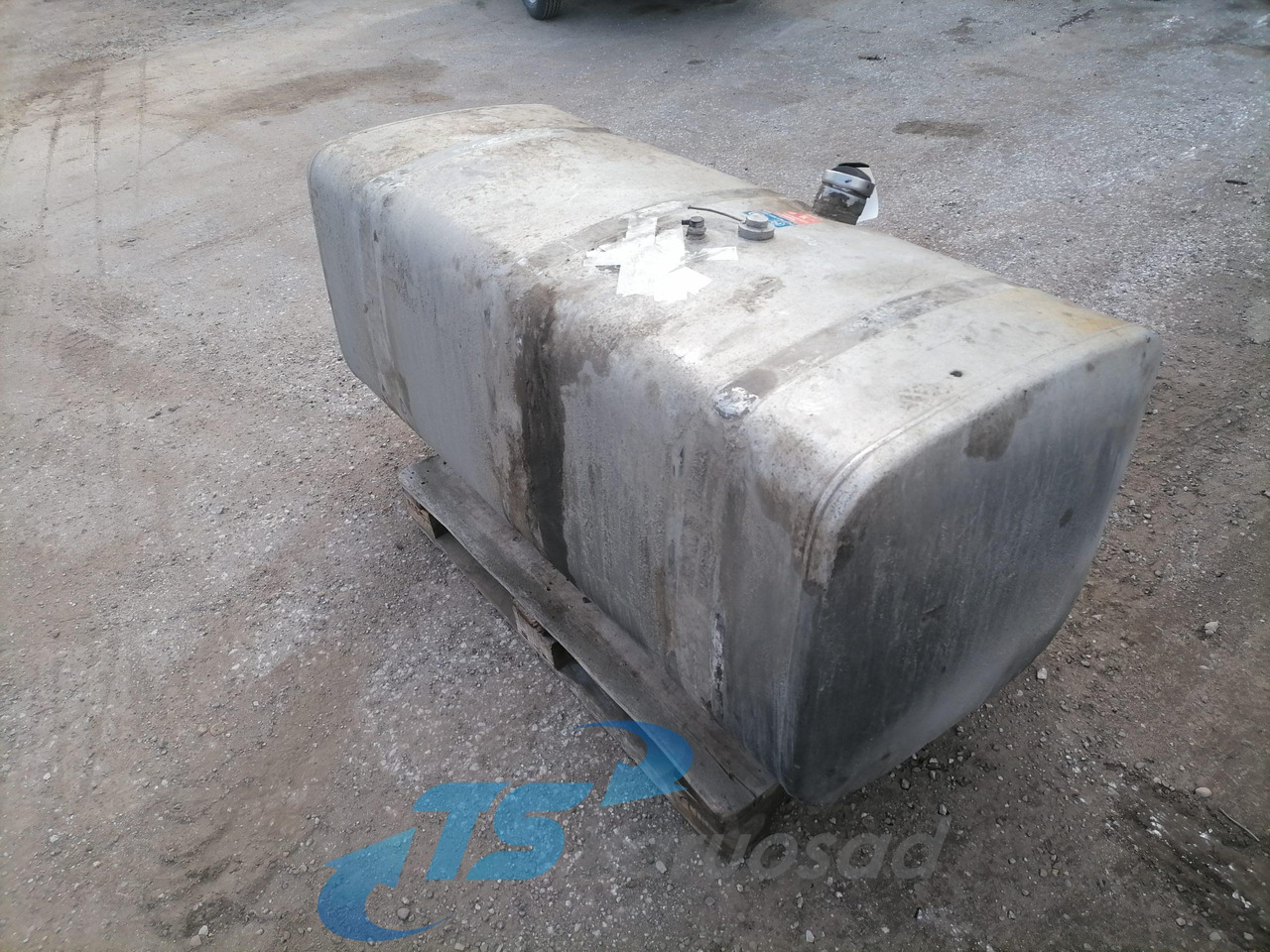 Scania Kütusepaak 700L 1517309 - Топливный бак для Грузовиков: фото 2 Scania Kütusepaak 700L 1517309 - Топливный бак для Грузовиков: фото 2