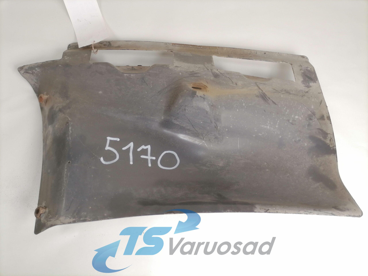 Scania Mudguard 1371572 - Универсальная запчасть для Грузовиков: фото 1 Scania Mudguard 1371572 - Универсальная запчасть для Грузовиков: фото 1