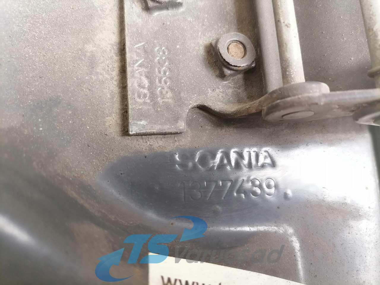 Scania Mudguard bracket 1377439 - Универсальная запчасть для Грузовиков: фото 2 Scania Mudguard bracket 1377439 - Универсальная запчасть для Грузовиков: фото 2