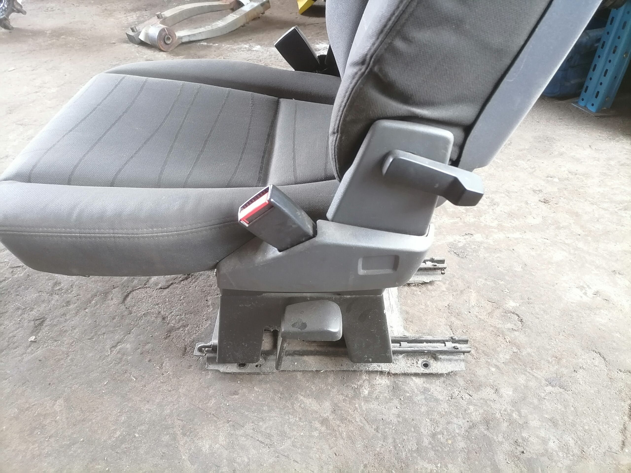 Scania Passenger seat 2401822 - Сиденье для Грузовиков: фото 4 Scania Passenger seat 2401822 - Сиденье для Грузовиков: фото 4