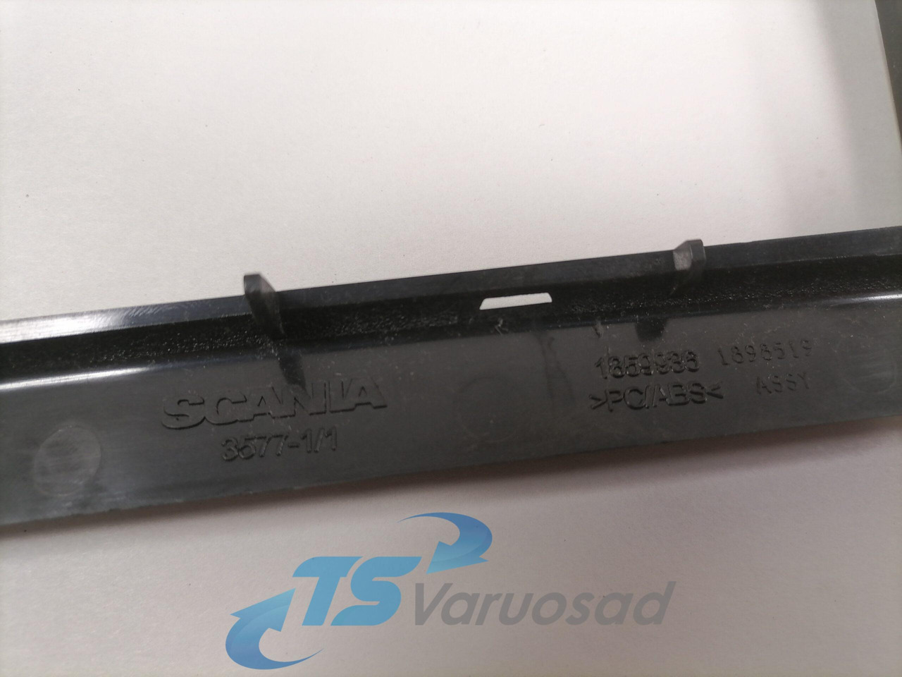 Scania Plastic cover 1859936 - Универсальная запчасть для Грузовиков: фото 3 Scania Plastic cover 1859936 - Универсальная запчасть для Грузовиков: фото 3