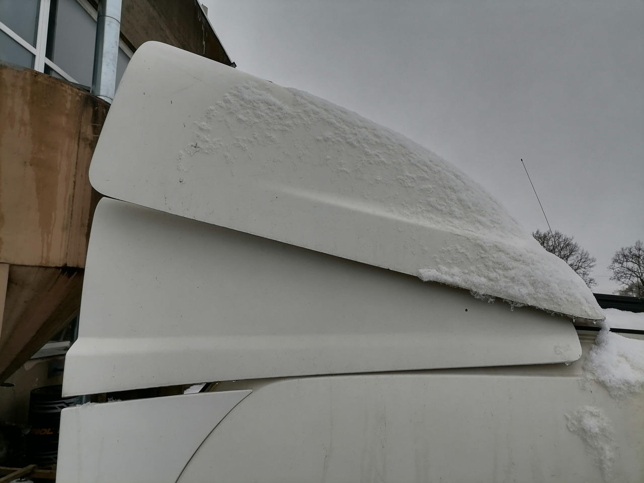 Scania Scania cab wind deflector, roof 1757973 - Аэродинамика/ Спойлеры для Грузовиков: фото 3 Scania Scania cab wind deflector, roof 1757973 - Аэродинамика/ Спойлеры для Грузовиков: фото 3