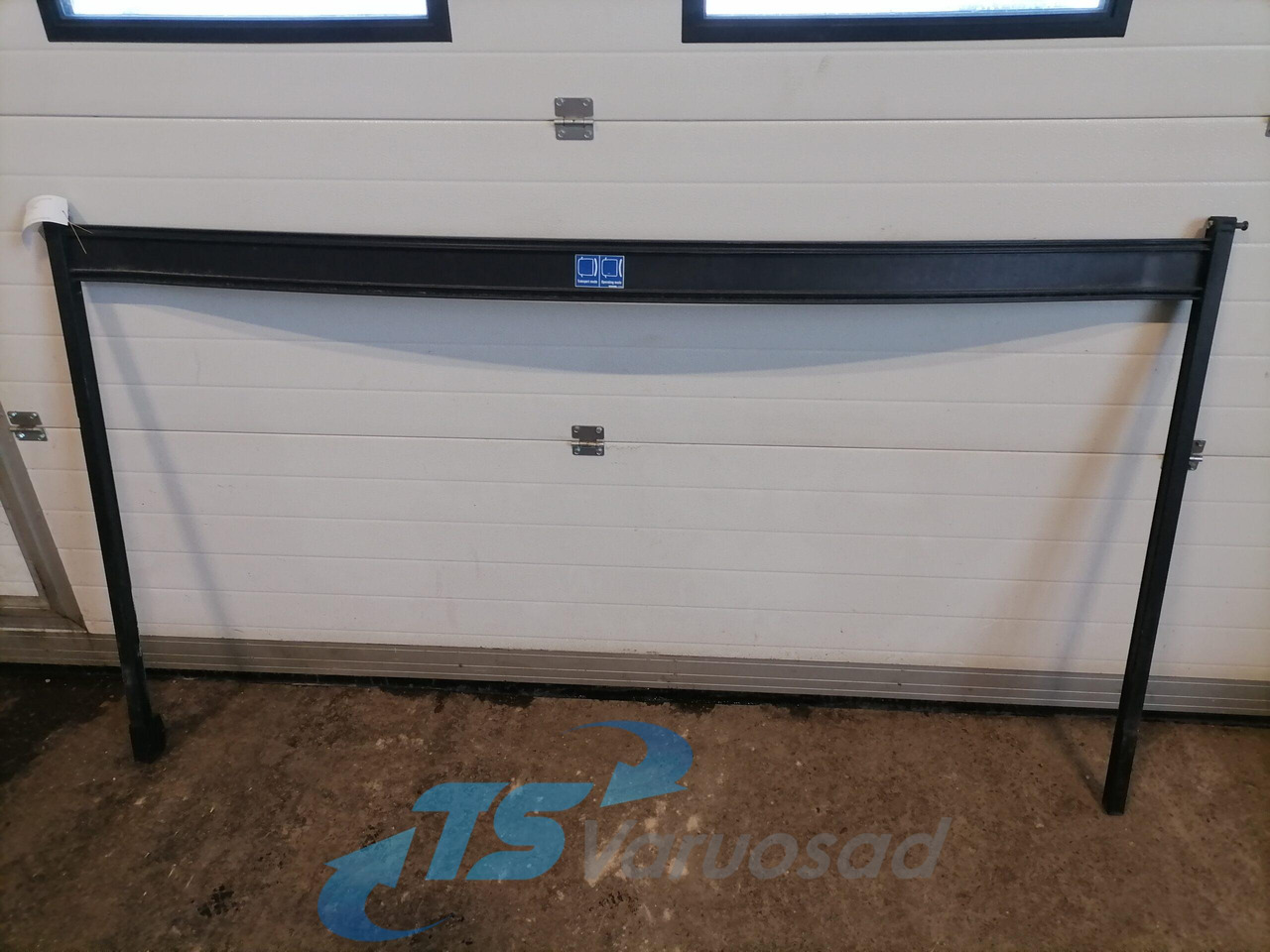 Scania Scania roof spoiler carrier / frame 1747684 - Универсальная запчасть для Грузовиков: фото 1 Scania Scania roof spoiler carrier / frame 1747684 - Универсальная запчасть для Грузовиков: фото 1