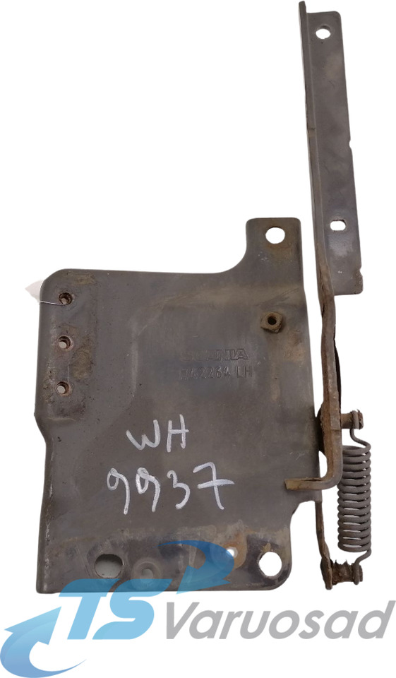 Scania lower grille carrier hinge 1742264 - Решётка радиатора для Грузовиков: фото 1 Scania lower grille carrier hinge 1742264 - Решётка радиатора для Грузовиков: фото 1