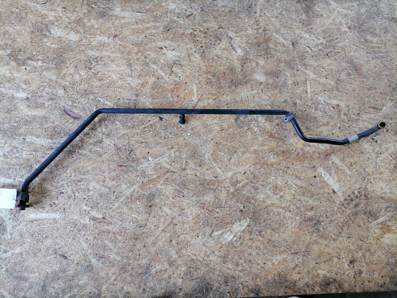 Volvo A/C pipe 20498305 - Отопление/ Вентиляция для Грузовиков: фото 2 Volvo A/C pipe 20498305 - Отопление/ Вентиляция для Грузовиков: фото 2