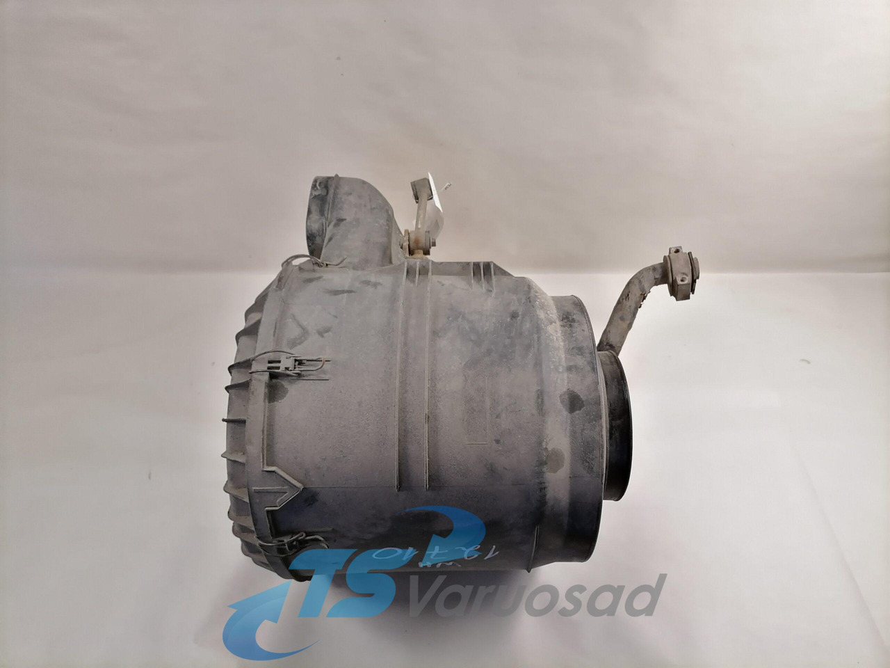Volvo Air filter housing 21115476 - Система впуска для Грузовиков: фото 1 Volvo Air filter housing 21115476 - Система впуска для Грузовиков: фото 1