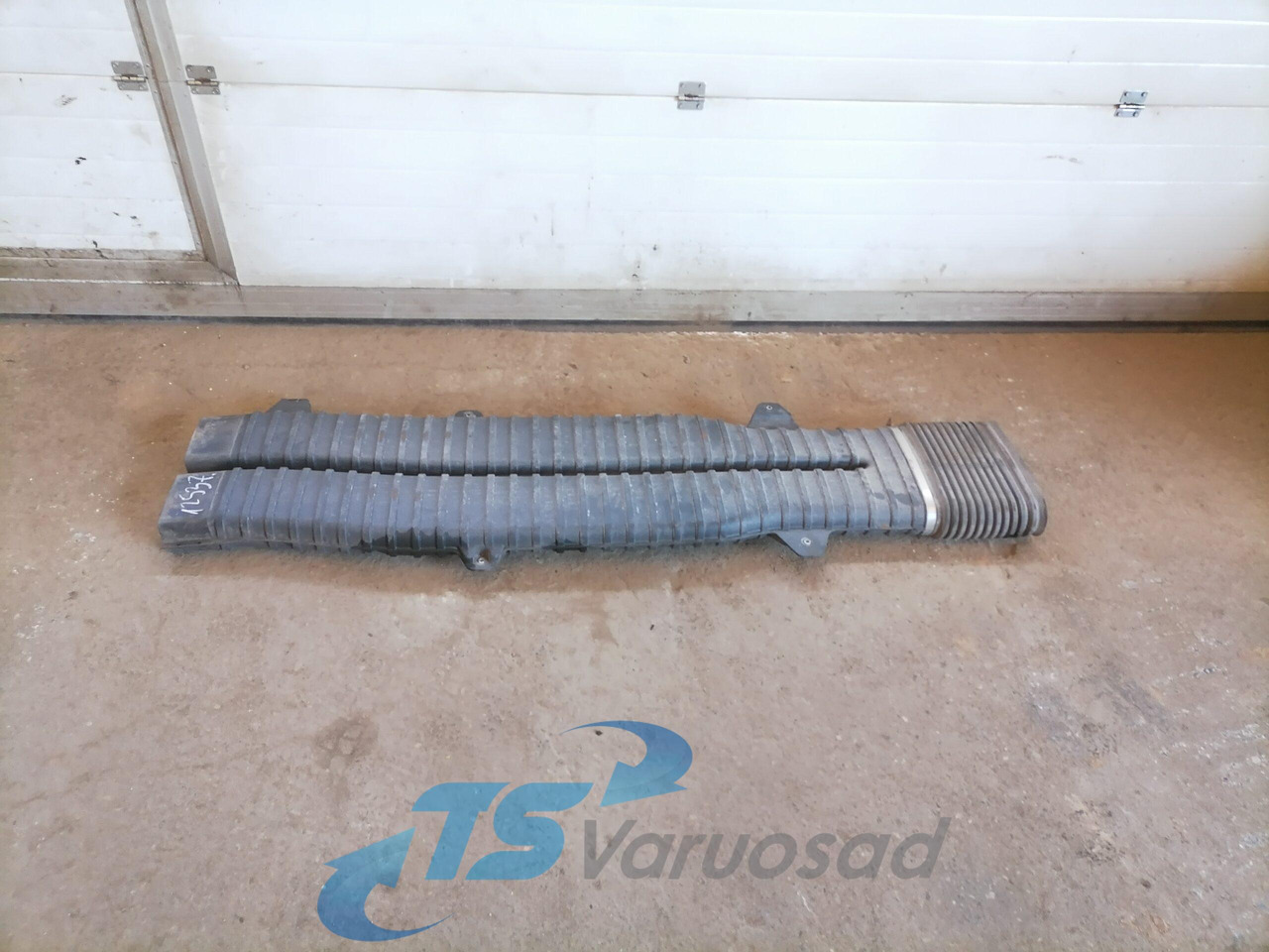 Volvo Air intake 21122123 - Система впуска для Грузовиков: фото 1 Volvo Air intake 21122123 - Система впуска для Грузовиков: фото 1