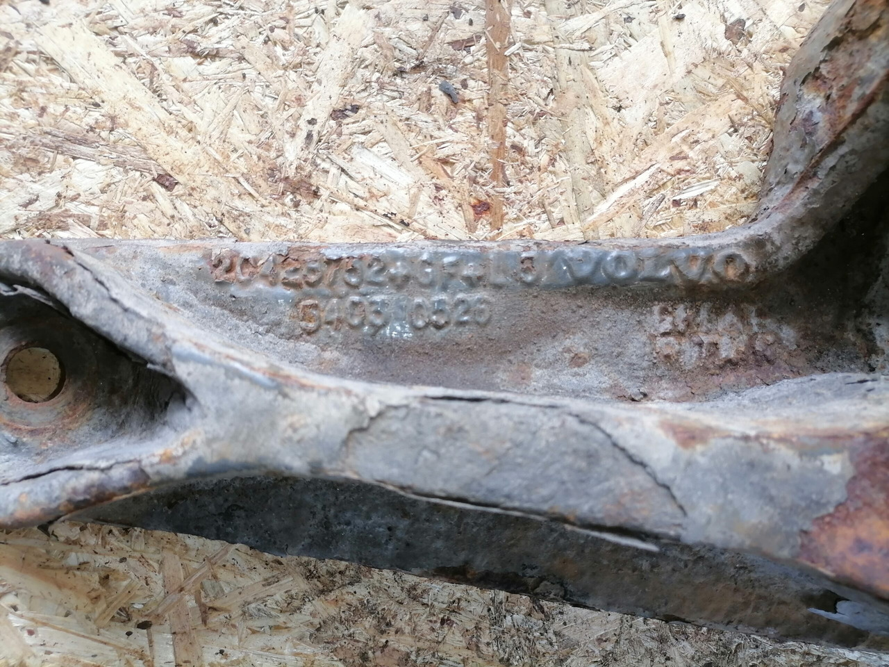 Volvo Air suspension bracket 20428752 - Ось и запчасти для Грузовиков: фото 2 Volvo Air suspension bracket 20428752 - Ось и запчасти для Грузовиков: фото 2