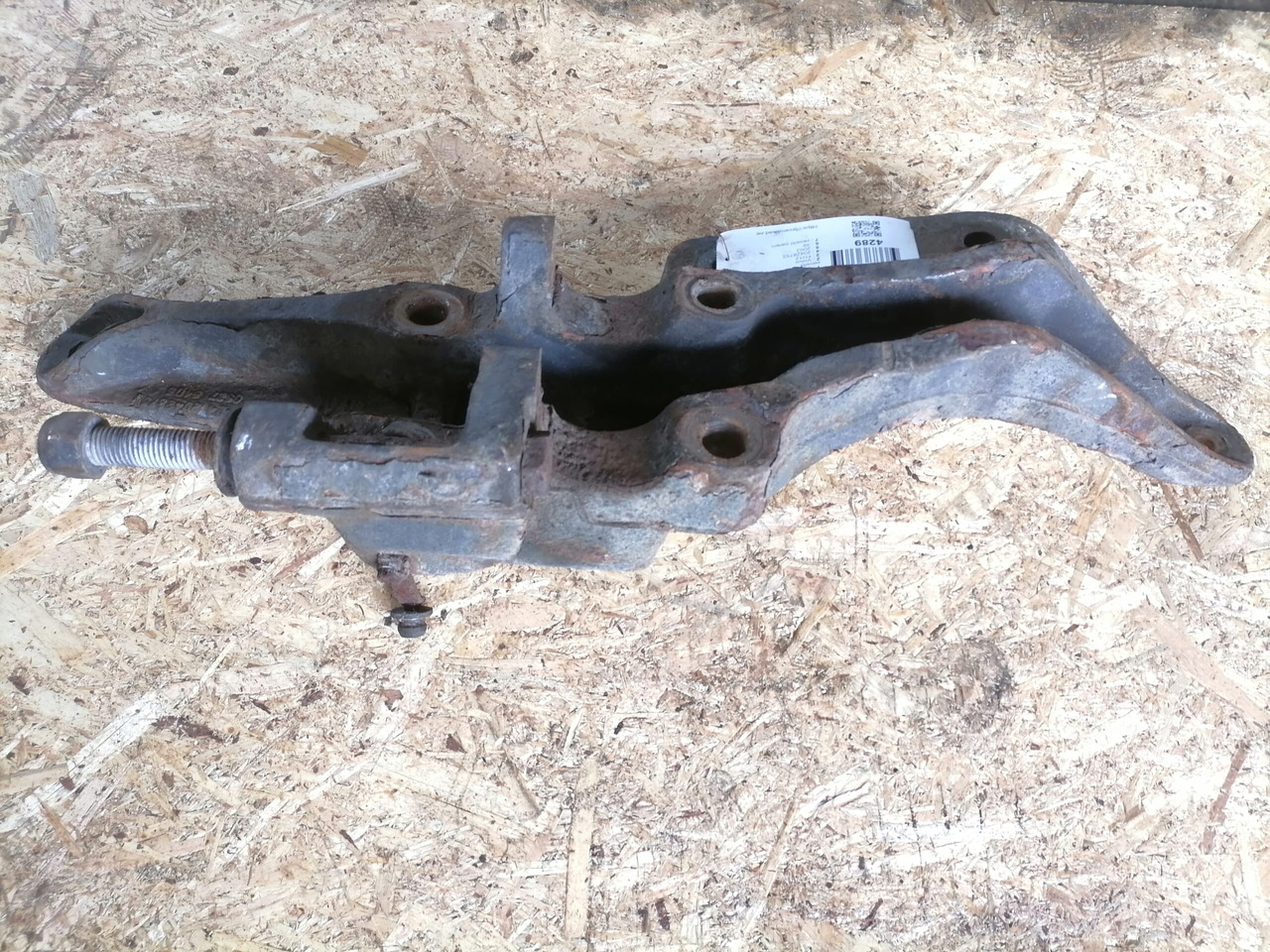 Volvo Air suspension bracket 20428753 - Ось и запчасти для Грузовиков: фото 4 Volvo Air suspension bracket 20428753 - Ось и запчасти для Грузовиков: фото 4