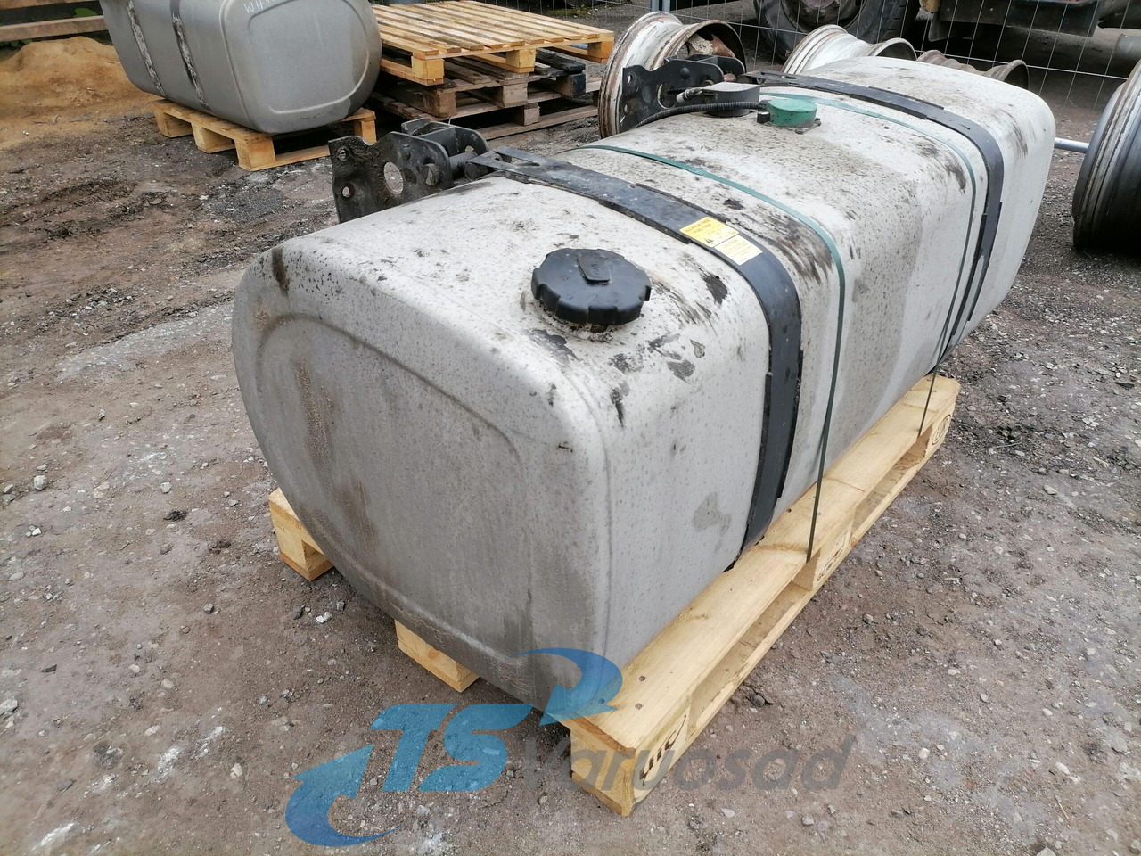 Volvo Kütusepaak 475L 22038784 - Топливный бак для Грузовиков: фото 2 Volvo Kütusepaak 475L 22038784 - Топливный бак для Грузовиков: фото 2