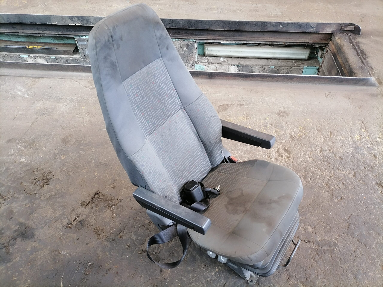 Volvo Passenger seat 20591478 - Сиденье для Грузовиков: фото 2 Volvo Passenger seat 20591478 - Сиденье для Грузовиков: фото 2