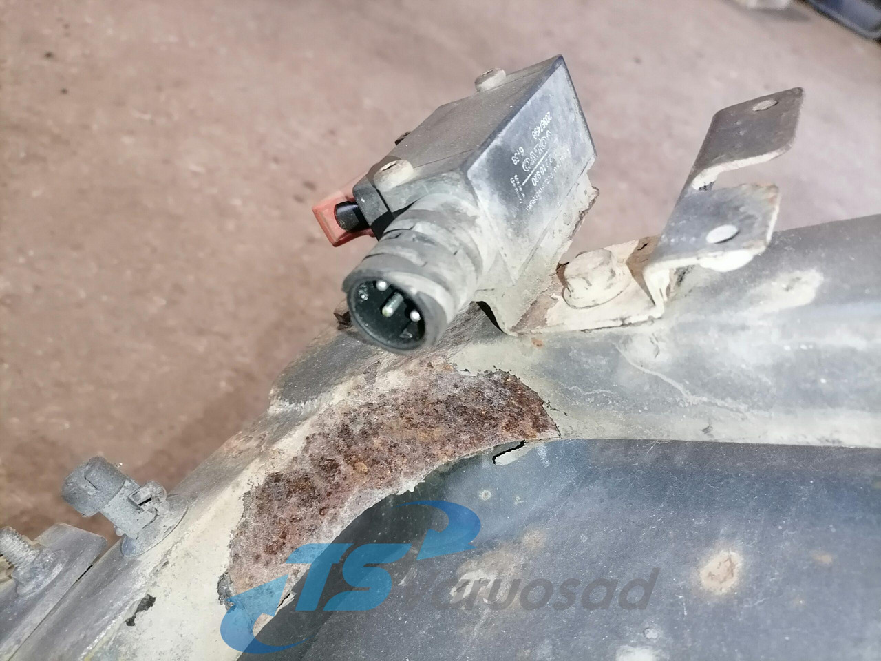 Volvo Poritiib 20453900 - Универсальная запчасть для Грузовиков: фото 4 Volvo Poritiib 20453900 - Универсальная запчасть для Грузовиков: фото 4