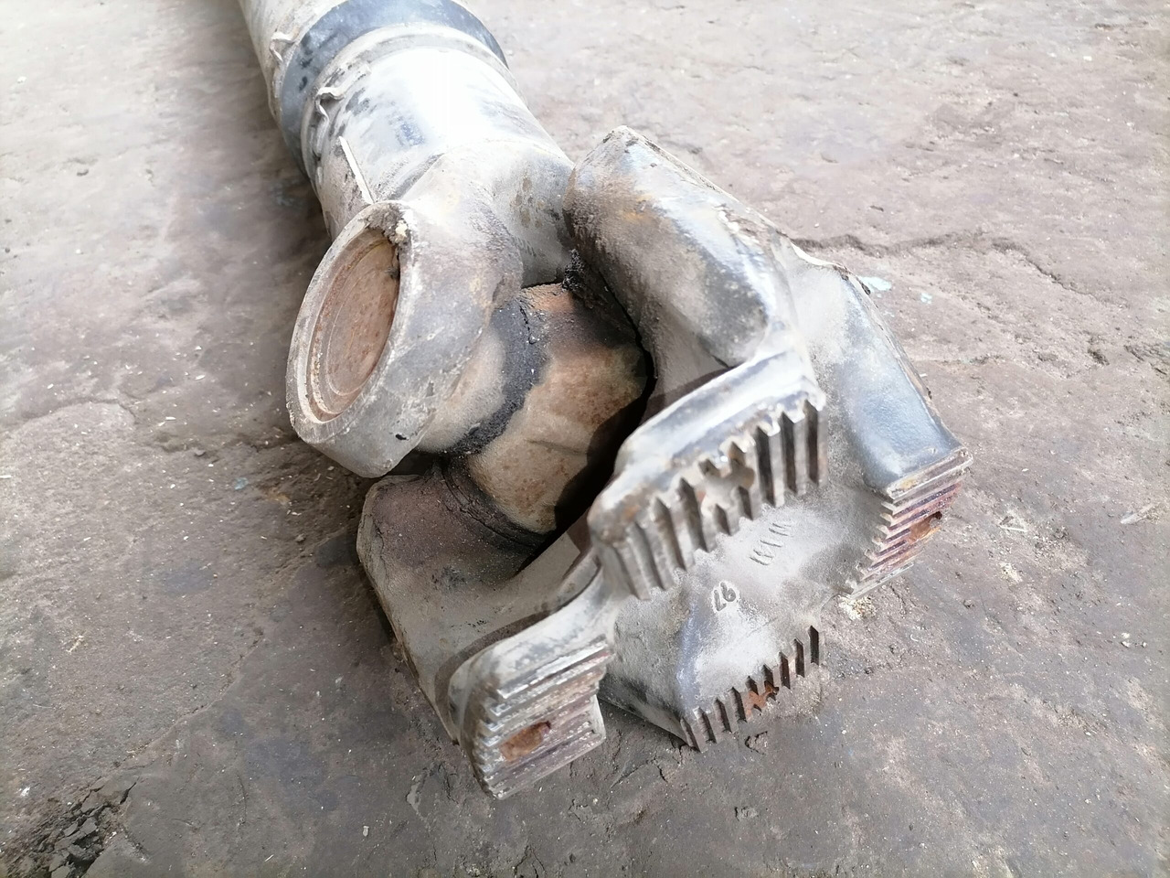 Volvo Propeller shaft 1068177 - Карданный вал для Грузовиков: фото 3 Volvo Propeller shaft 1068177 - Карданный вал для Грузовиков: фото 3