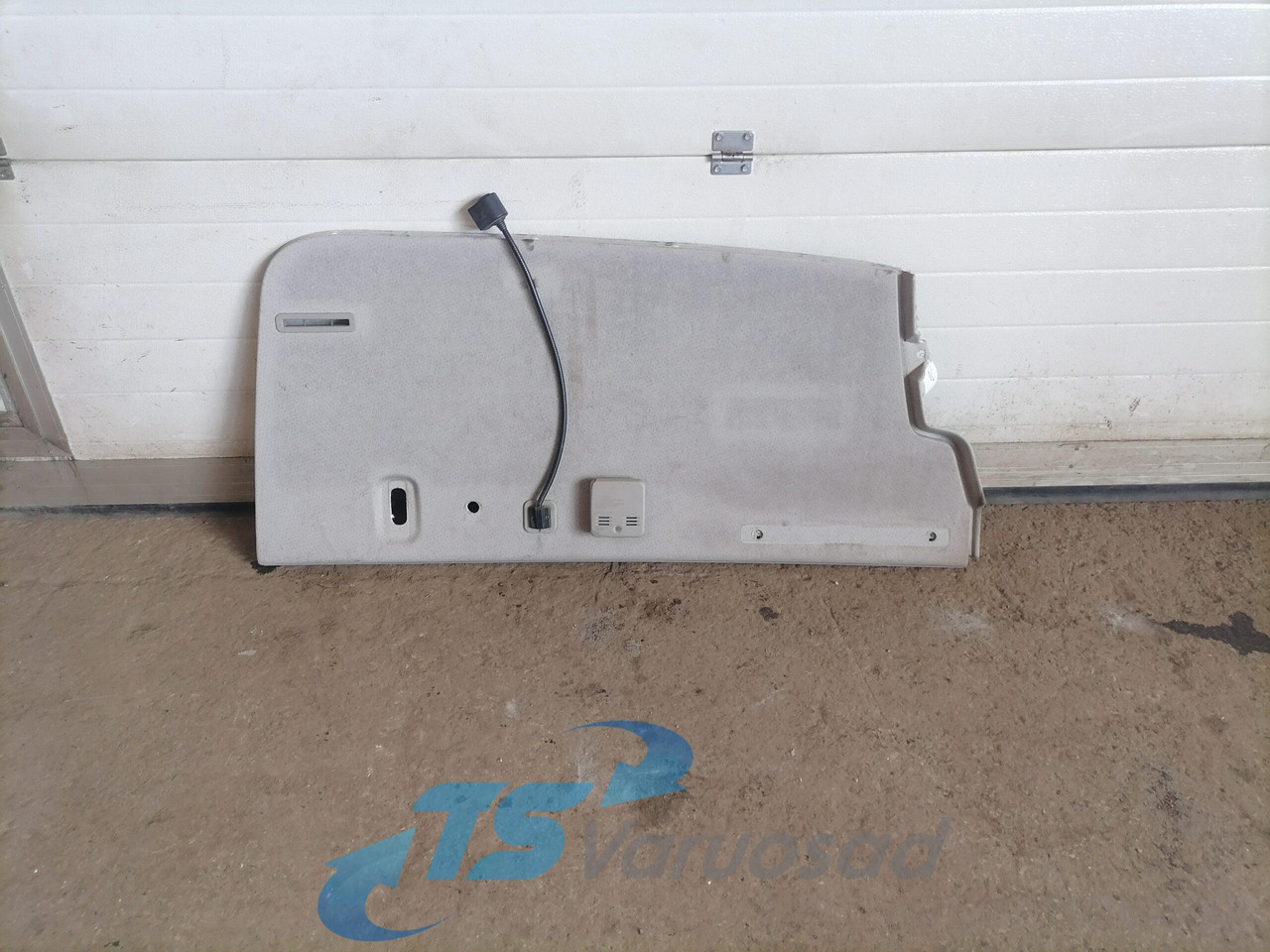 Volvo Salongi polster 20453813 - Универсальная запчасть для Грузовиков: фото 1 Volvo Salongi polster 20453813 - Универсальная запчасть для Грузовиков: фото 1