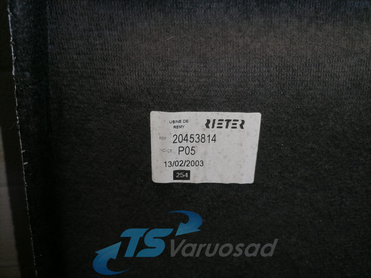 Volvo Salongi polster 20453814 - Универсальная запчасть для Грузовиков: фото 3 Volvo Salongi polster 20453814 - Универсальная запчасть для Грузовиков: фото 3