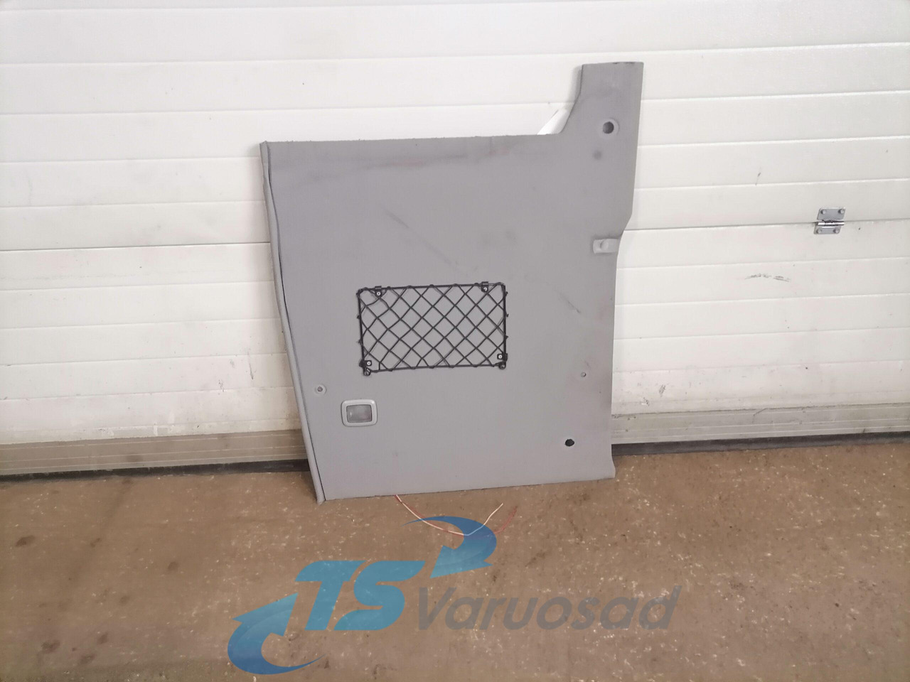 Volvo Salongi polster 20453828 - Универсальная запчасть для Грузовиков: фото 1 Volvo Salongi polster 20453828 - Универсальная запчасть для Грузовиков: фото 1