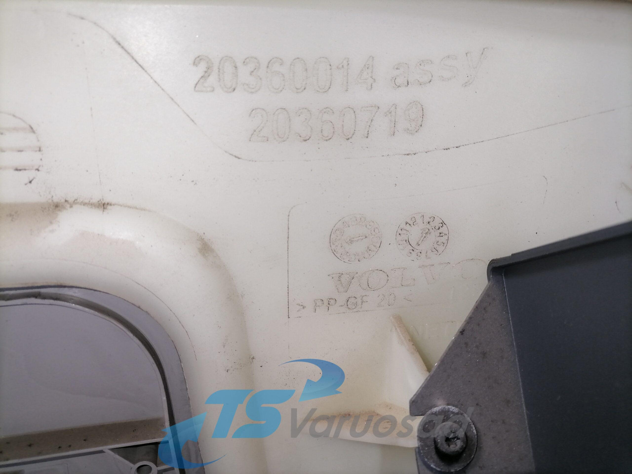 Volvo Salongi ülemine panipaik 20360719 - Универсальная запчасть для Грузовиков: фото 3 Volvo Salongi ülemine panipaik 20360719 - Универсальная запчасть для Грузовиков: фото 3