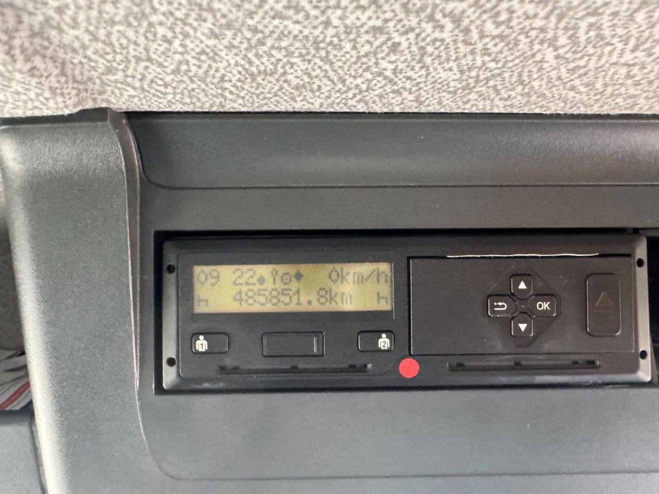 MAN 15.290 4X2 Koffer mit Hebebühne AHK - Грузовик с закрытым кузовом: фото 4 MAN 15.290 4X2 Koffer mit Hebebühne AHK - Грузовик с закрытым кузовом: фото 4
