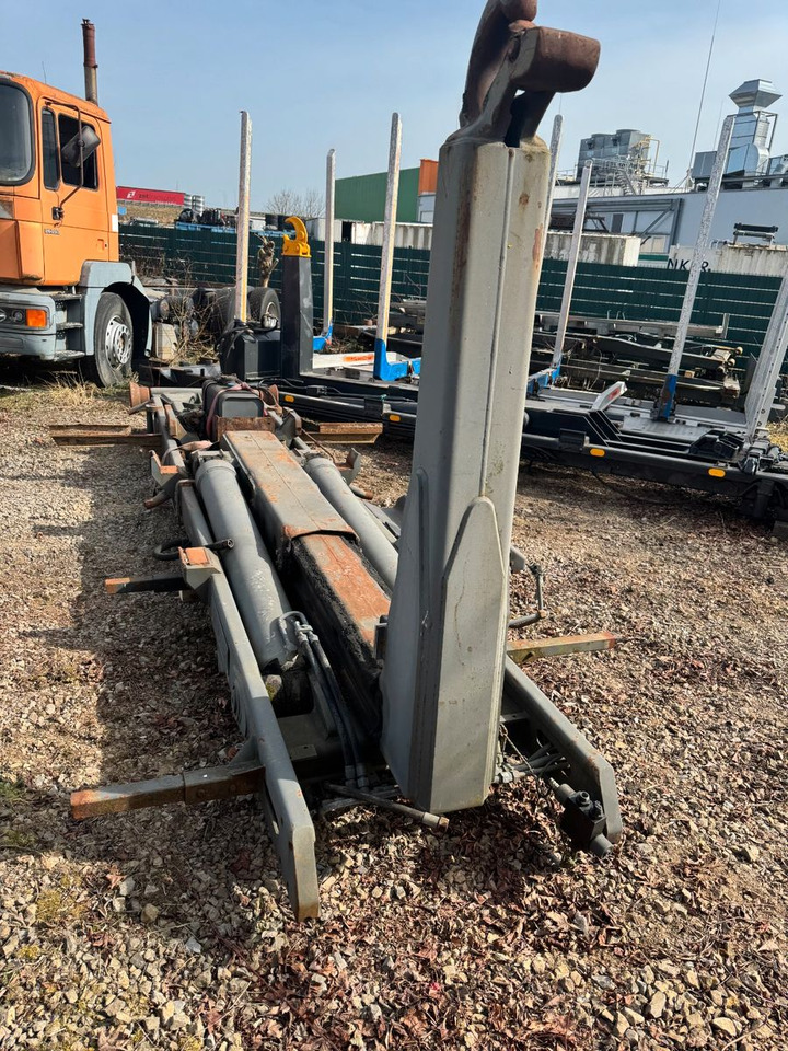 Meiller Abrollaufbau für 6X4 mit 3,90 Radstand - Крюковой мультилифт: фото 1 Meiller Abrollaufbau für 6X4 mit 3,90 Radstand - Крюковой мультилифт: фото 1