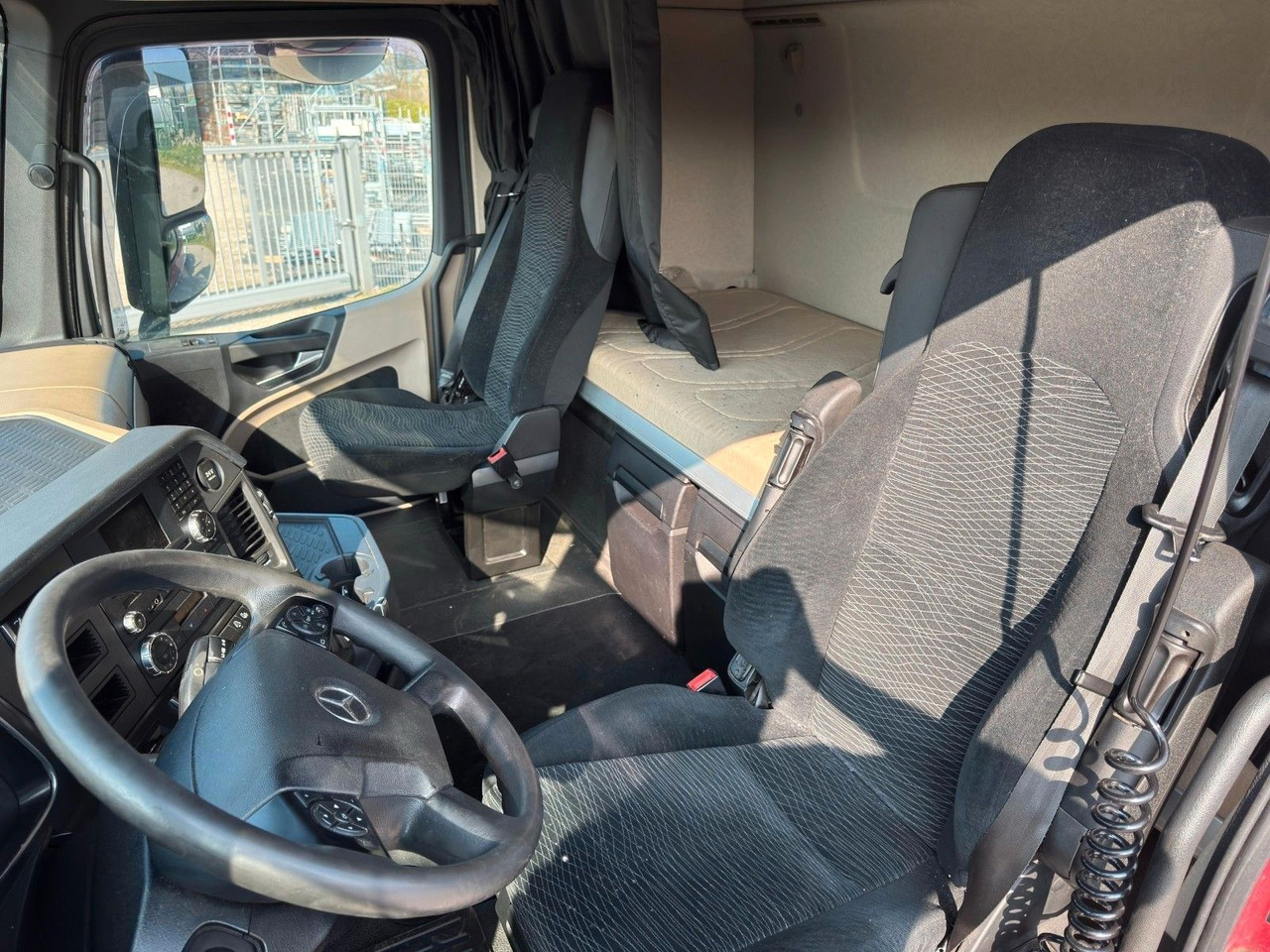 Грузовик-шасси Mercedes-Benz 2558 6x2 Fahrgestell Chassis | Retarder | Klima: фото 10 Грузовик-шасси Mercedes-Benz 2558 6x2 Fahrgestell Chassis | Retarder | Klima: фото 10