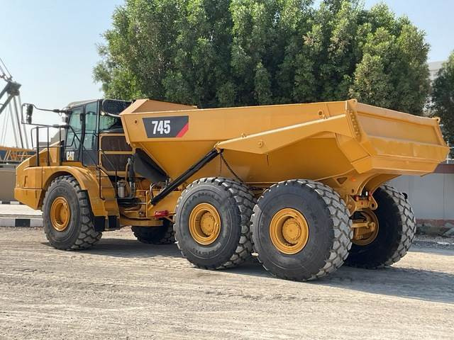 CAT 745 - Сочленённый самосвал: фото 2 CAT 745 - Сочленённый самосвал: фото 2