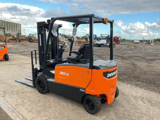 Doosan B30X-7 PLUS - Электропогрузчик: фото 2 Doosan B30X-7 PLUS - Электропогрузчик: фото 2