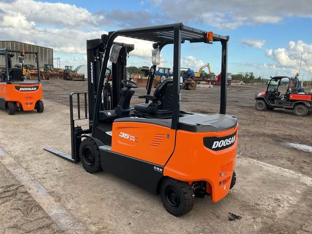 Doosan B35X-7 PLUS - Электропогрузчик: фото 2 Doosan B35X-7 PLUS - Электропогрузчик: фото 2