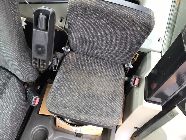 Карьерный самосвал CAT 777F: фото 16