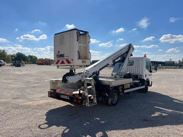 Renault Maxity 120DXI - Грузовик с подъемником: фото 3 Renault Maxity 120DXI - Грузовик с подъемником: фото 3