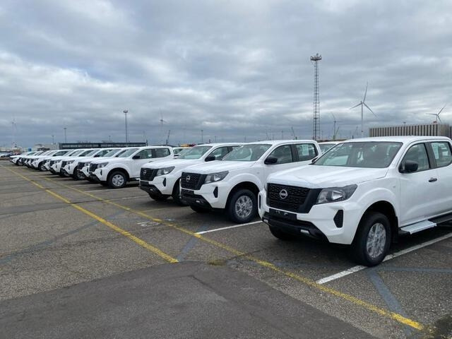 Nissan Navara - Коммерческий автомобиль: фото 1 Nissan Navara - Коммерческий автомобиль: фото 1