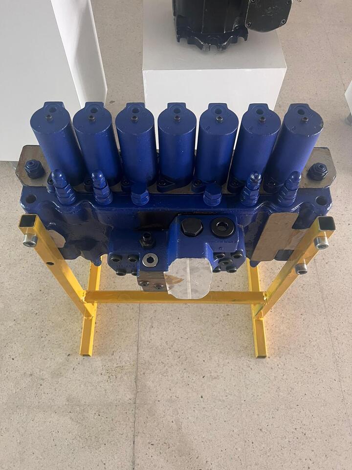 REXROTH R900779351 M8 - 1356 -00 / 7M8 - 22 - Гидравлический клапан для Сваебойных установок: фото 3 REXROTH R900779351 M8 - 1356 -00 / 7M8 - 22 - Гидравлический клапан для Сваебойных установок: фото 3
