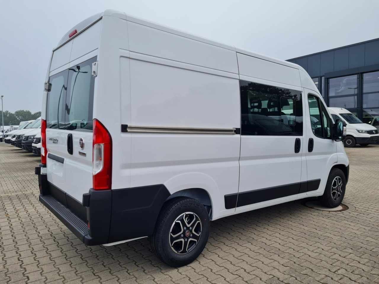 Fiat Ducato 35 Kombi Doka 7-Sitze 2x Schiebetür Maxi L2H2 - Микроавтобус, Пассажирский фургон: фото 5 Fiat Ducato 35 Kombi Doka 7-Sitze 2x Schiebetür Maxi L2H2 - Микроавтобус, Пассажирский фургон: фото 5