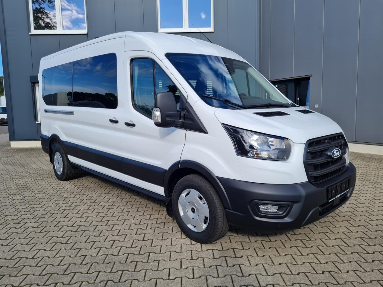 Ford Transit 350 Kombi 9 Sitze L3 AG Trend AHK KAMERA - Микроавтобус, Пассажирский фургон: фото 3 Ford Transit 350 Kombi 9 Sitze L3 AG Trend AHK KAMERA - Микроавтобус, Пассажирский фургон: фото 3