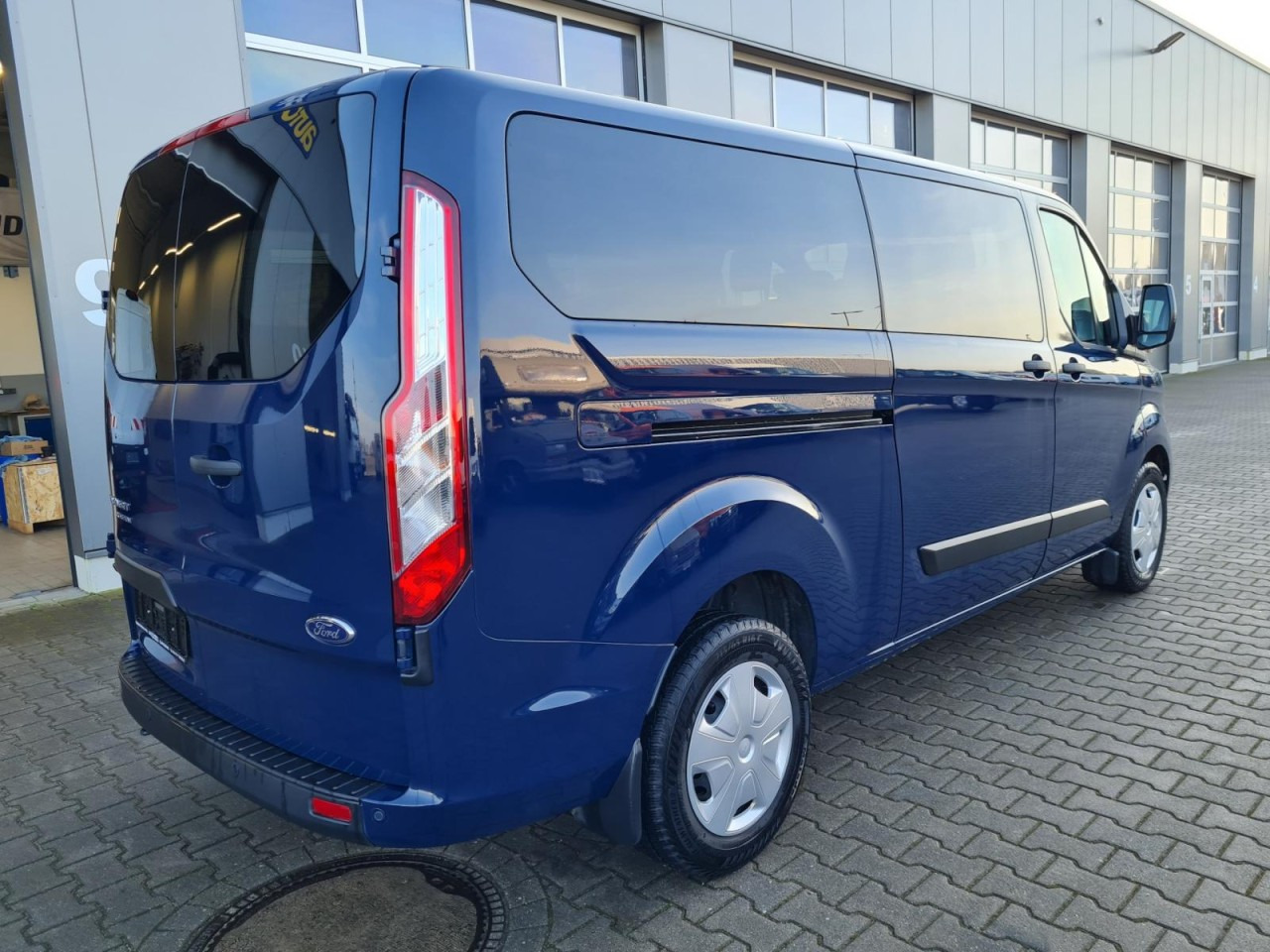 Ford Transit Custom Kombi 320 L2 Trend 9 Sitze PDC - Микроавтобус, Пассажирский фургон: фото 4 Ford Transit Custom Kombi 320 L2 Trend 9 Sitze PDC - Микроавтобус, Пассажирский фургон: фото 4