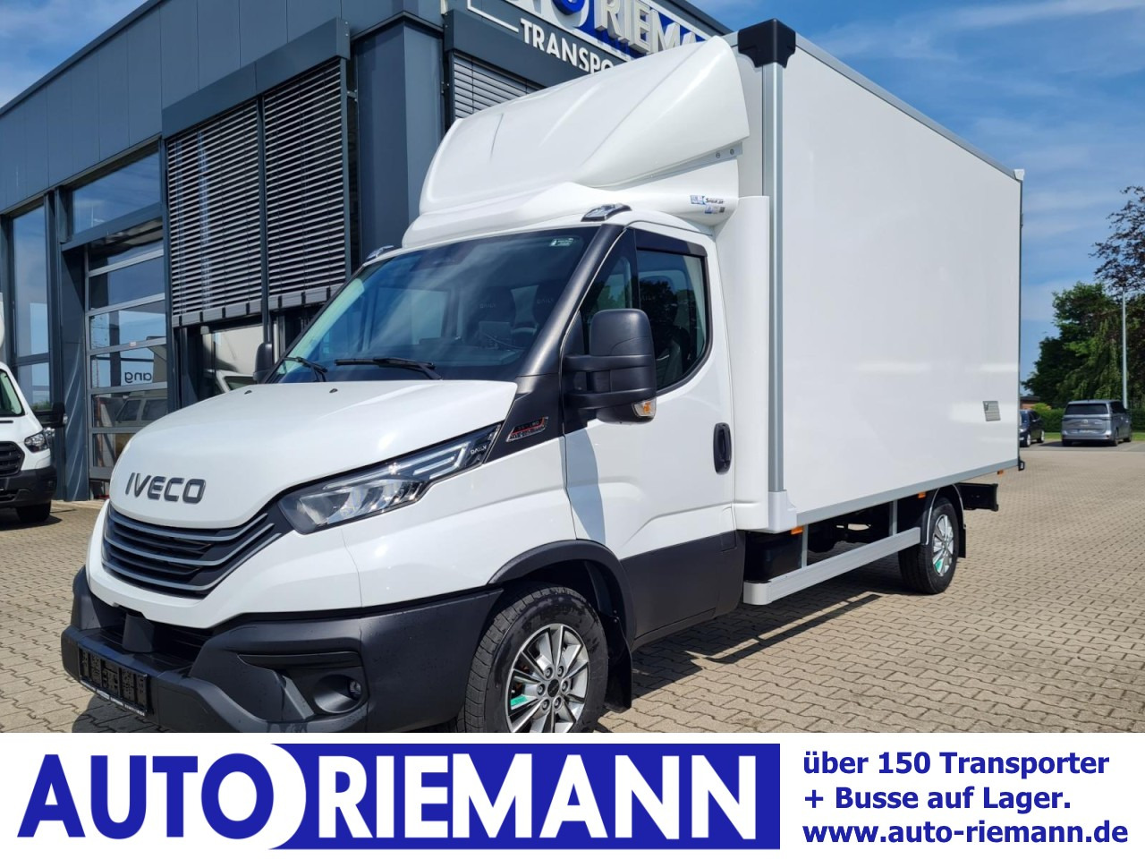 Iveco DAILY 35S18 Koffer Automatik ALU KAMERA NAVI TEMPOMAT - Фургон с закрытым кузовом: фото 1 Iveco DAILY 35S18 Koffer Automatik ALU KAMERA NAVI TEMPOMAT - Фургон с закрытым кузовом: фото 1