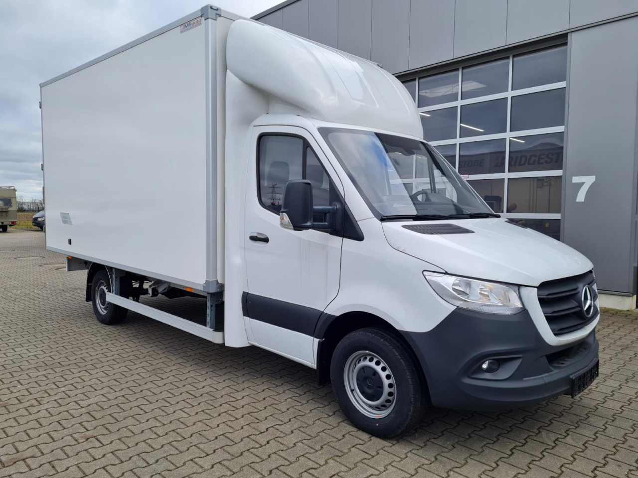 Mercedes-Benz Sprinter 315 Koffer lang MBux KLIMA NAVI TEMPOMAT - Фургон с закрытым кузовом: фото 3 Mercedes-Benz Sprinter 315 Koffer lang MBux KLIMA NAVI TEMPOMAT - Фургон с закрытым кузовом: фото 3