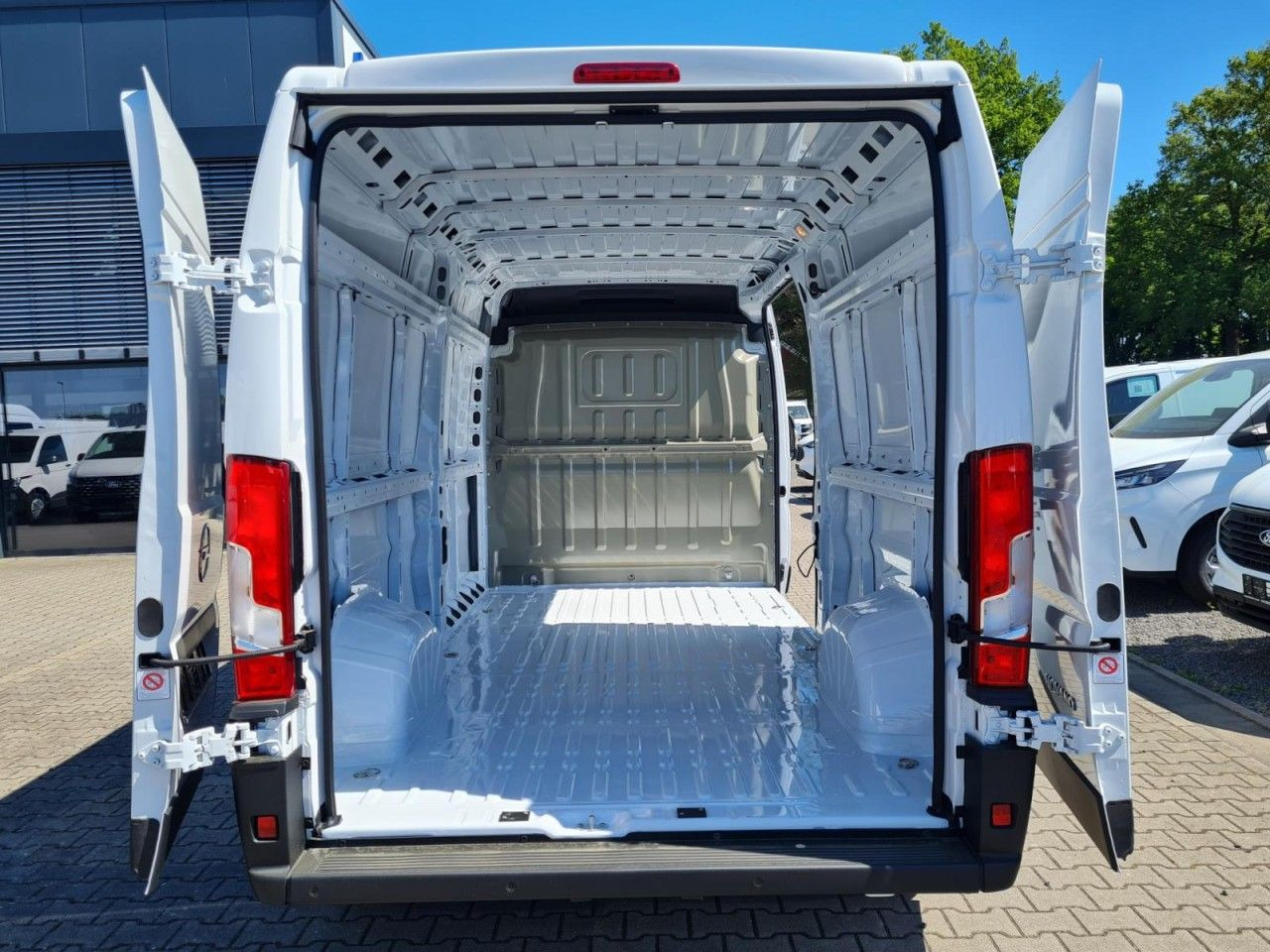Opel Movano 35 Cargo Kasten L2H2 KLIMA KOMFORT PDC TE - Цельнометаллический фургон: фото 5 Opel Movano 35 Cargo Kasten L2H2 KLIMA KOMFORT PDC TE - Цельнометаллический фургон: фото 5