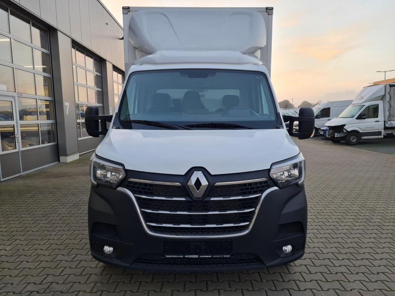 Renault Master 3.5t Möbel Koffer KLIMA LUFTFEDERUNG TEMPOMAT - Фургон с закрытым кузовом: фото 2 Renault Master 3.5t Möbel Koffer KLIMA LUFTFEDERUNG TEMPOMAT - Фургон с закрытым кузовом: фото 2
