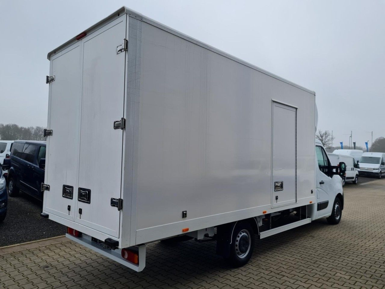 Renault Master 3.5t Möbel Koffer mit 10 Pal. Plätze TEMP - Фургон с закрытым кузовом: фото 4 Renault Master 3.5t Möbel Koffer mit 10 Pal. Plätze TEMP - Фургон с закрытым кузовом: фото 4