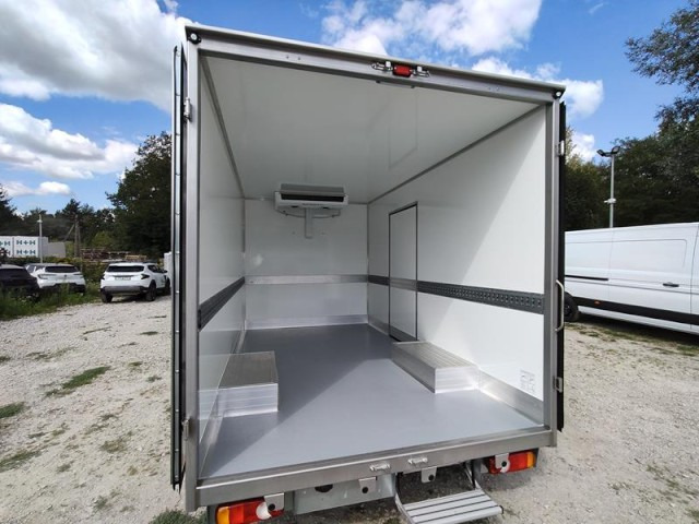Renault Master 35 Kühlkoffer Tiefrahmen dCi 170 Stand+Fahrk. - Фургон-рефрижератор: фото 4 Renault Master 35 Kühlkoffer Tiefrahmen dCi 170 Stand+Fahrk. - Фургон-рефрижератор: фото 4