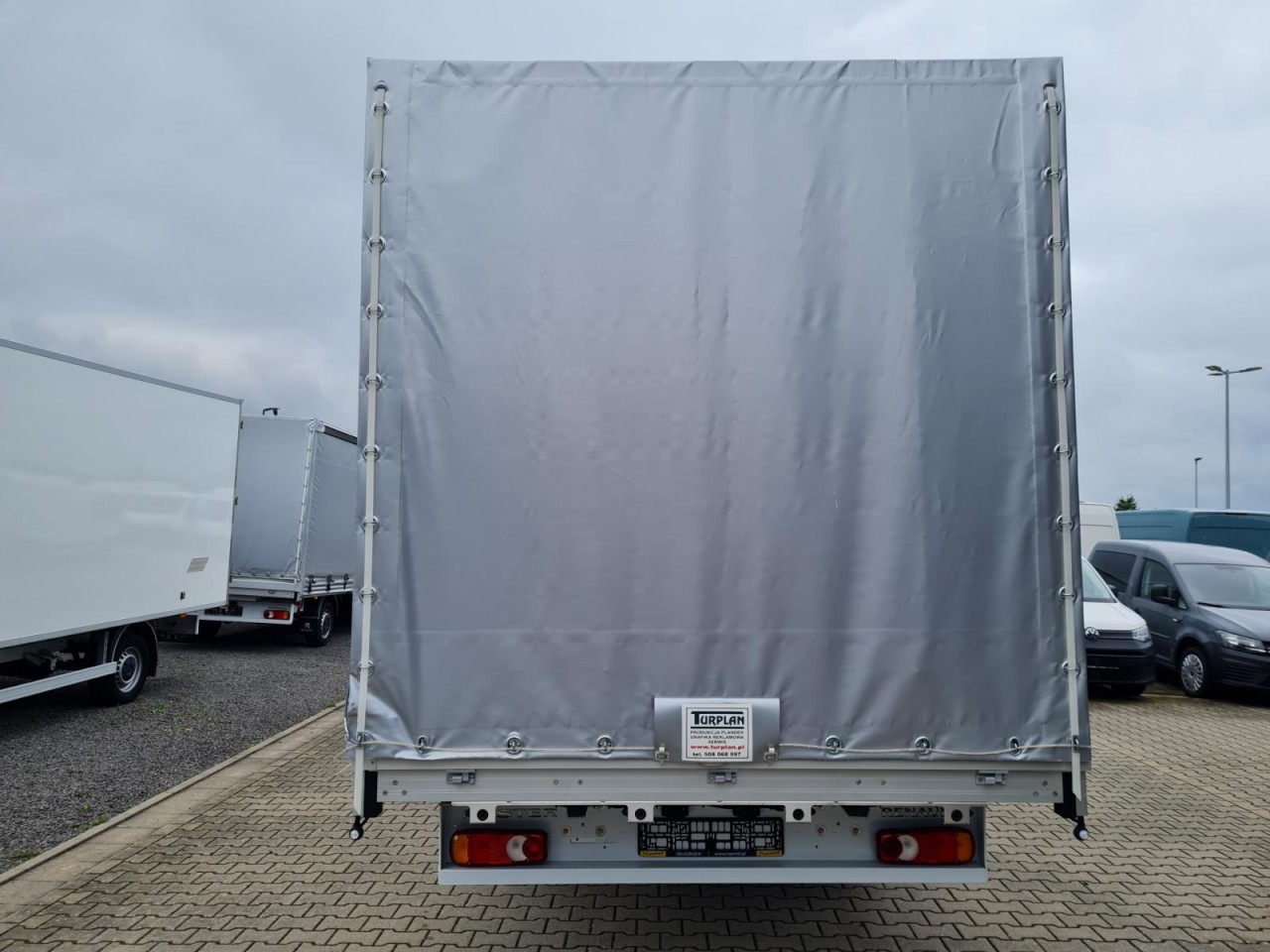 Renault Master 35 Pritsche Schiebe Plane Schlafkab 10 PAL LUFTFEDER - Тентованный фургон: фото 5 Renault Master 35 Pritsche Schiebe Plane Schlafkab 10 PAL LUFTFEDER - Тентованный фургон: фото 5