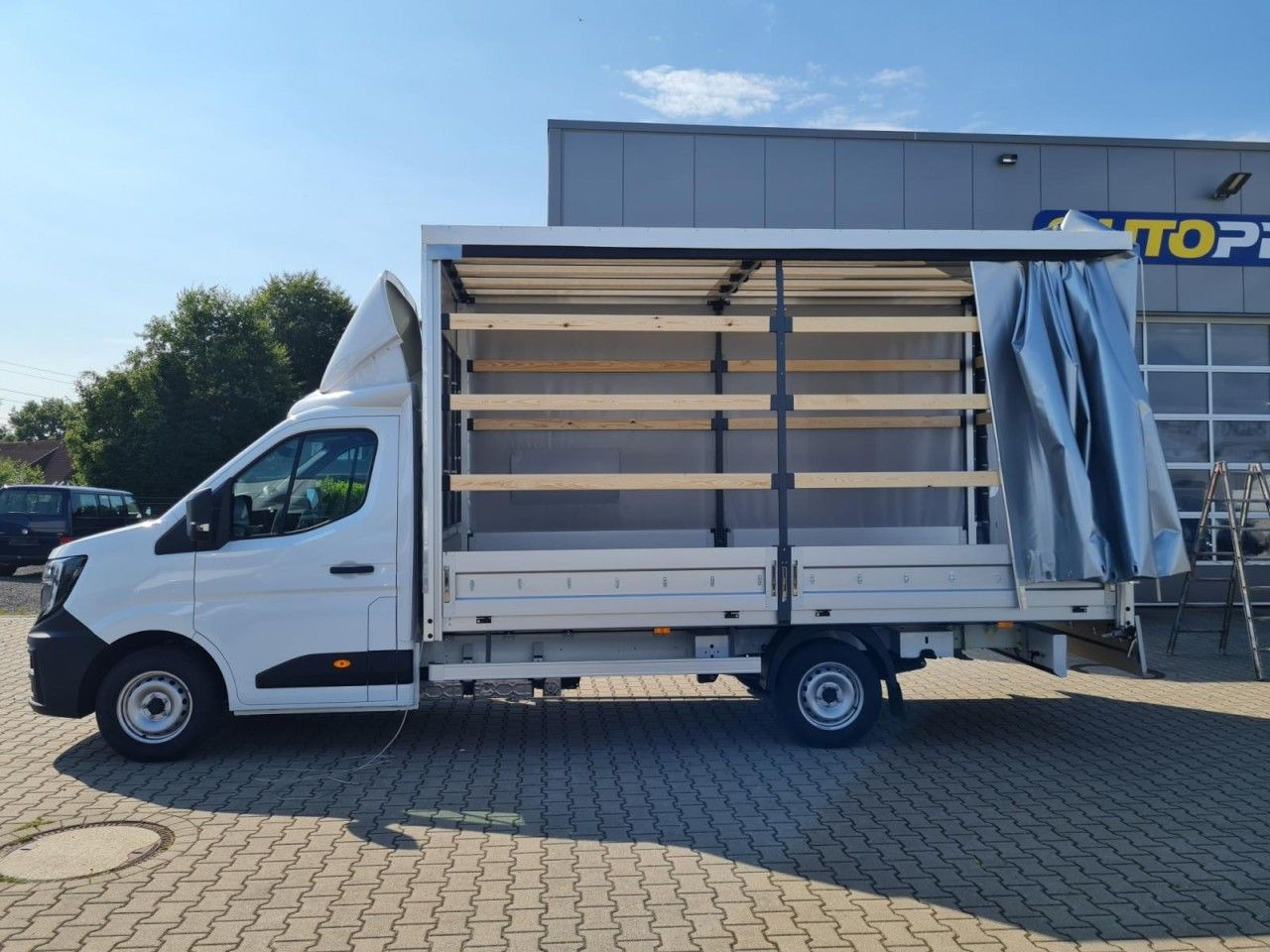 Renault Master 35 Pritsche Schiebe Plane dCi 170 - Тентованный фургон: фото 2 Renault Master 35 Pritsche Schiebe Plane dCi 170 - Тентованный фургон: фото 2
