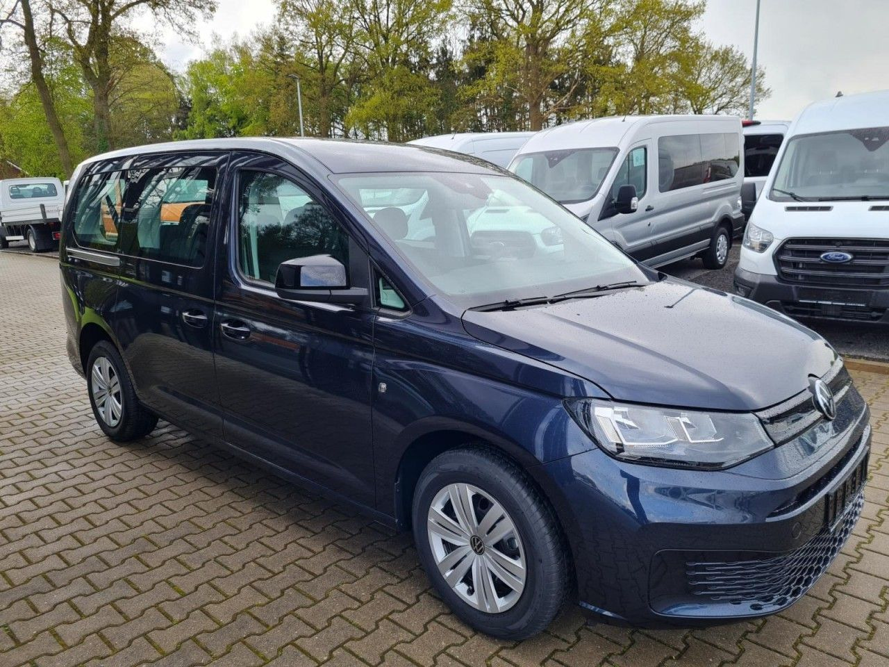 Volkswagen Caddy Maxi Kombi 7-Sitze 1.5 TSI DSG NAVI/APP TE - Легковой автомобиль: фото 2 Volkswagen Caddy Maxi Kombi 7-Sitze 1.5 TSI DSG NAVI/APP TE - Легковой автомобиль: фото 2
