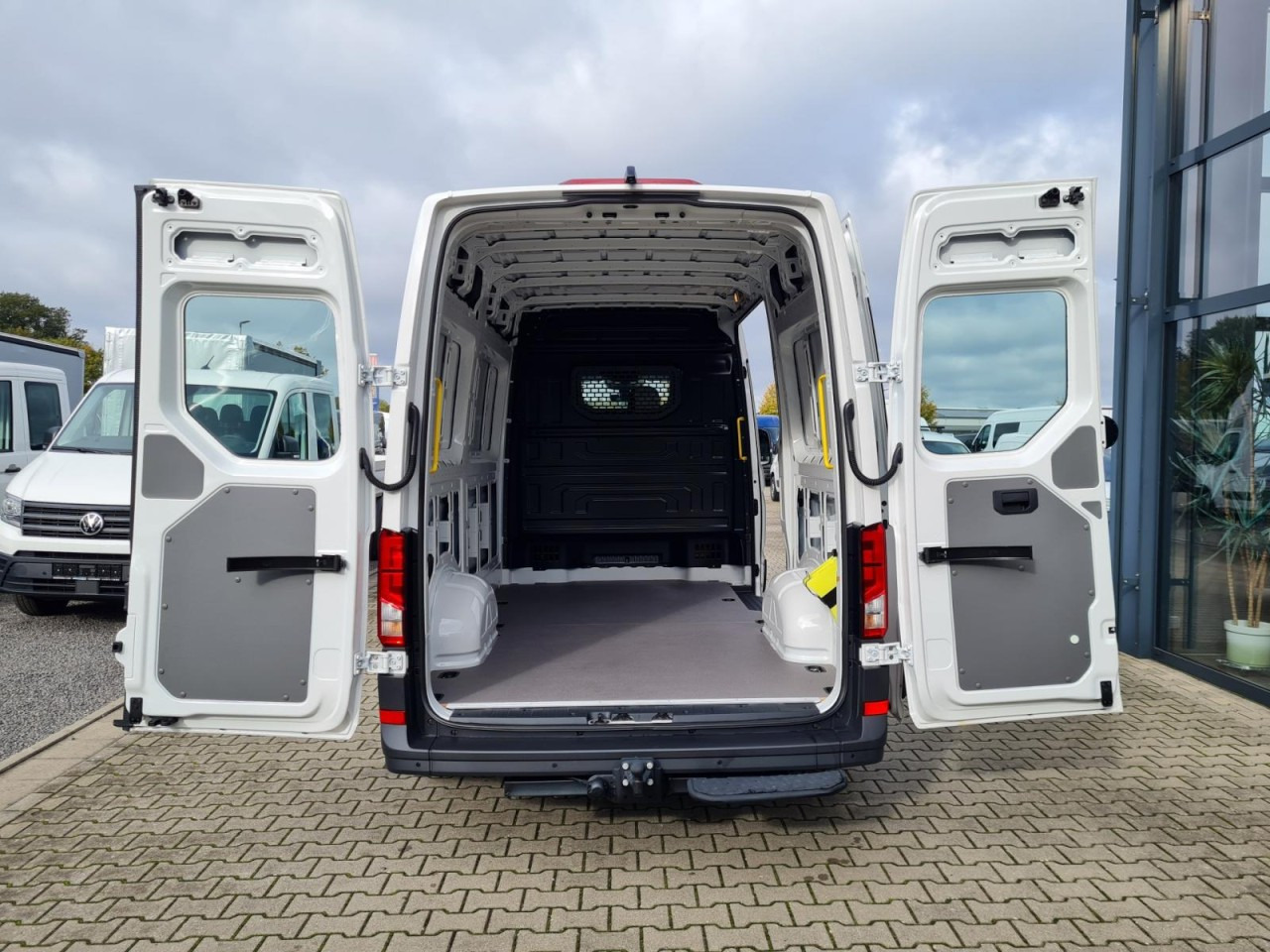 Цельнометаллический фургон Volkswagen Crafter 35 Kasten TDI MR L3h3 Standheiz AHK: фото 17