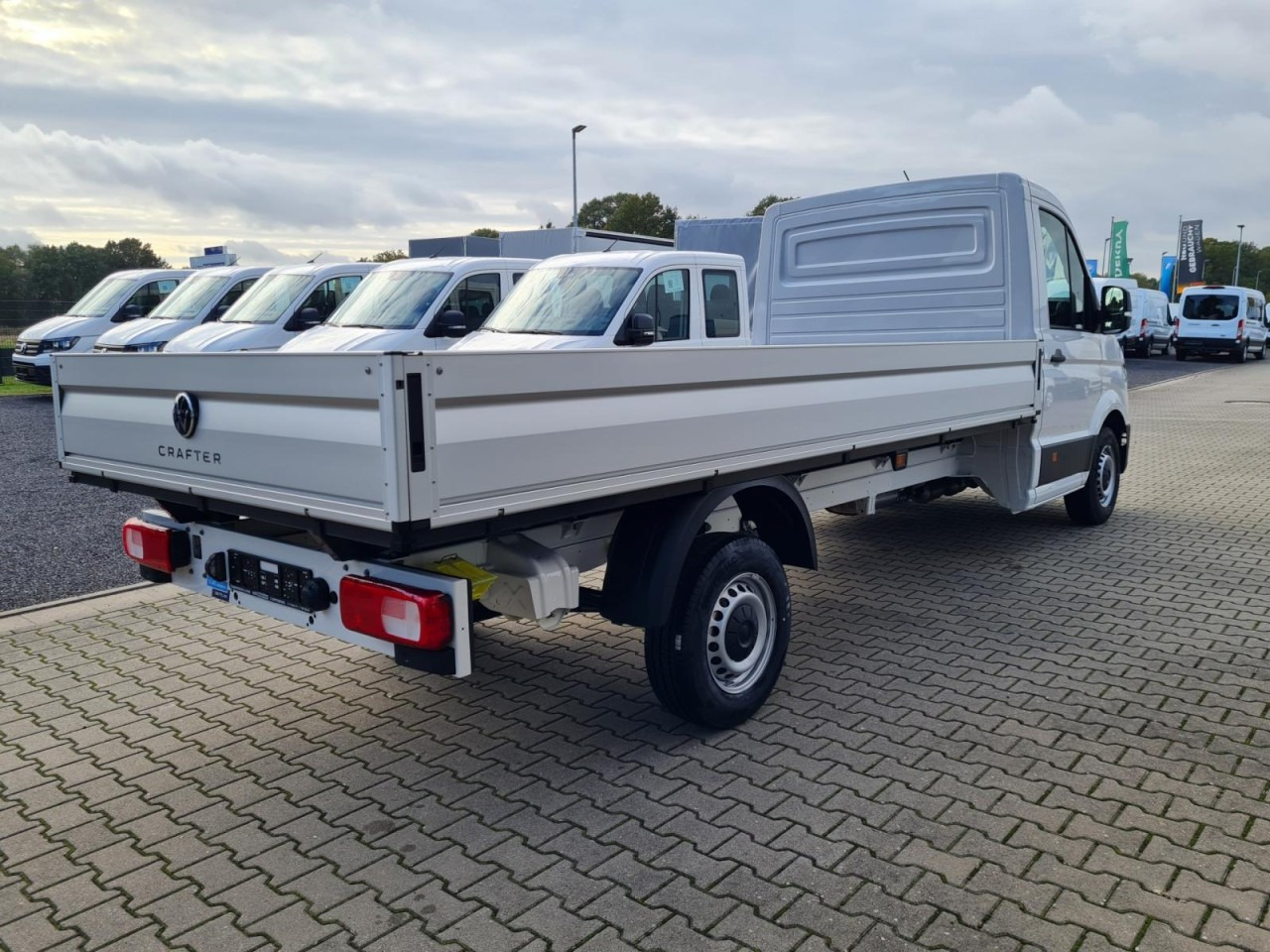Volkswagen Crafter 35 Pritsche Tdi LR L4 KLIMA TEMPOMAT - Малотоннажный бортовой грузовик: фото 4 Volkswagen Crafter 35 Pritsche Tdi LR L4 KLIMA TEMPOMAT - Малотоннажный бортовой грузовик: фото 4