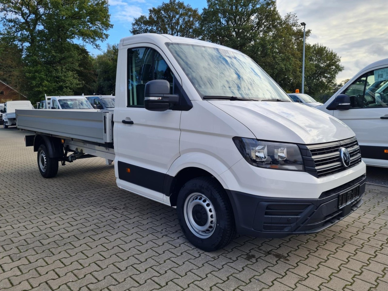 Volkswagen Crafter 35 Pritsche Tdi LR L4 KLIMA TEMPOMAT - Малотоннажный бортовой грузовик: фото 2 Volkswagen Crafter 35 Pritsche Tdi LR L4 KLIMA TEMPOMAT - Малотоннажный бортовой грузовик: фото 2
