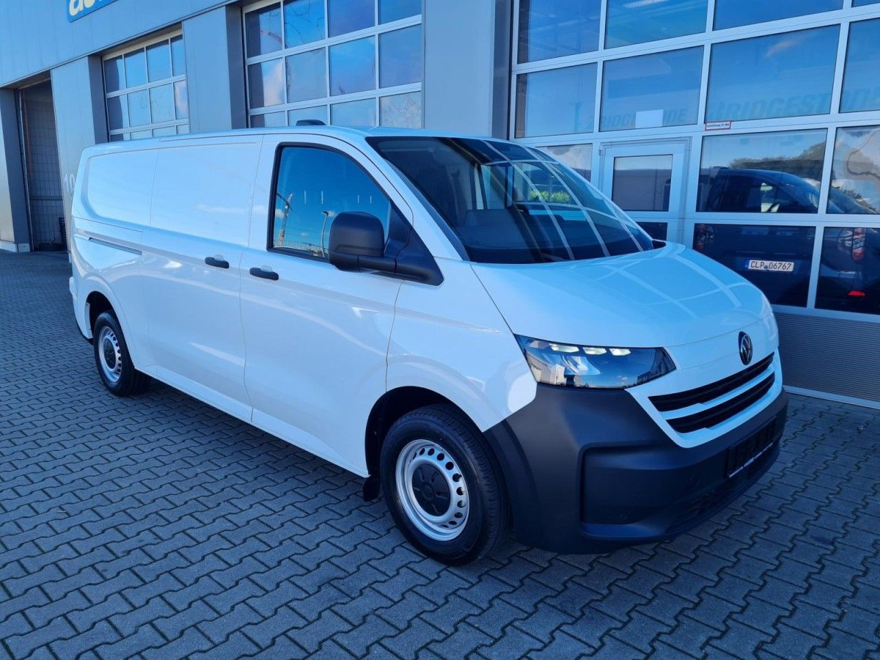 Volkswagen T7 Kasten TDI 4Motion LR L2H1 LED KAMERA TEMPOMA - Легковой фургон: фото 3 Volkswagen T7 Kasten TDI 4Motion LR L2H1 LED KAMERA TEMPOMA - Легковой фургон: фото 3